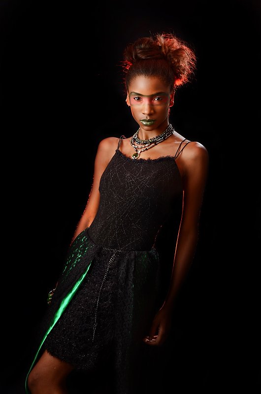 Gema Monte Santa Helena torsade con perlas y esmeraldas