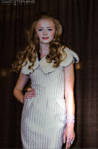 Es tan vital para tener la cantidad adecuada de accesorios de joyería para cada look!