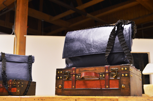 2015 El hombre a medida bolso de hombre , estilos personalizados funcional. Personalizable en línea en 5 minutos o menos.